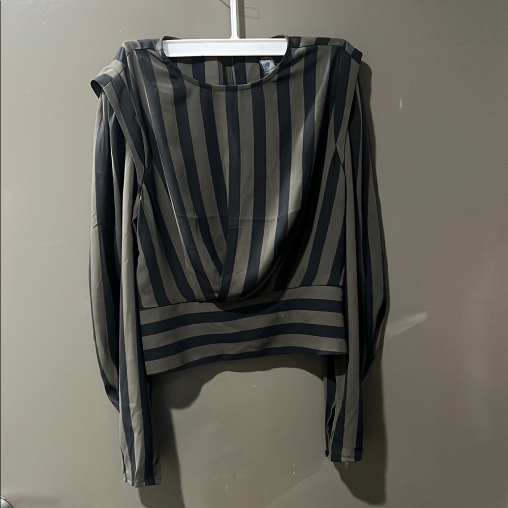 Express Black and Gray Relaxed Crop Blouse